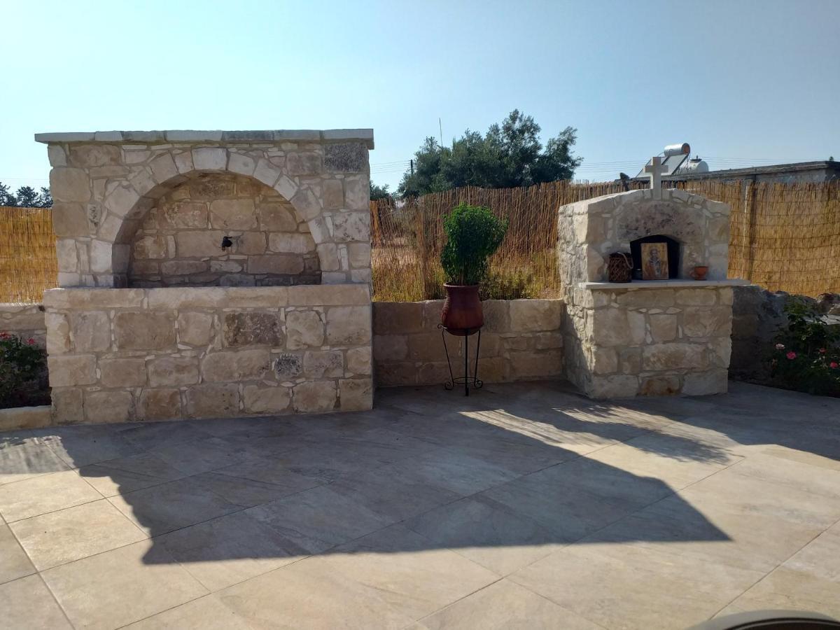 Yioukkas * Πάφος